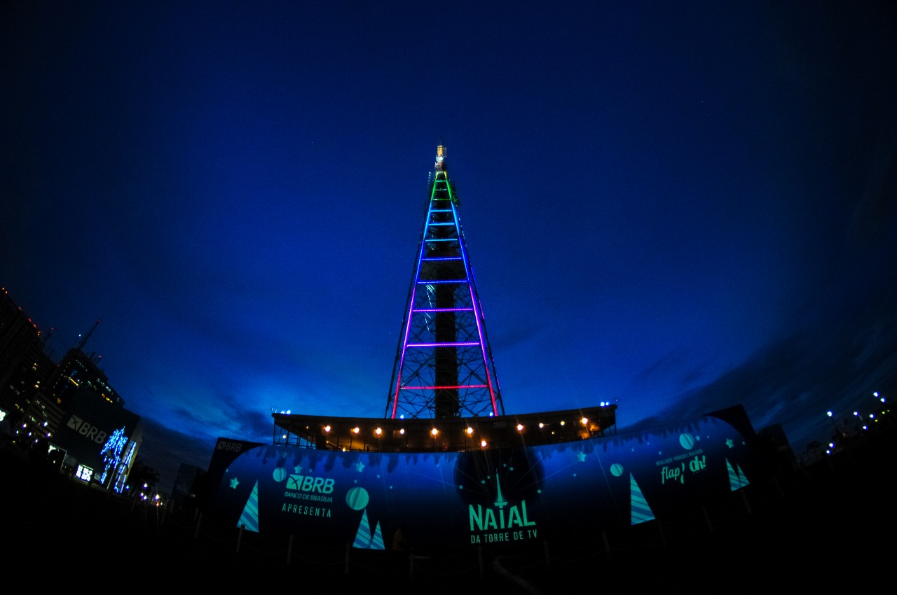 Luzes na Torre de TV anunciam a chegada do Natal em Brasília – NBN Brasil